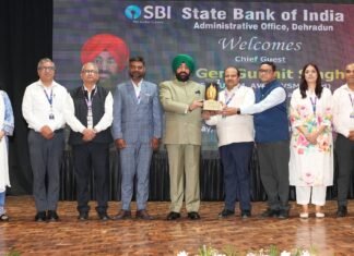 Dehradun:-राजभवन में आयोजित हुआ वित्तीय जागरूकता पर सेमिनार राज्यपाल गुरमीत सिंह ने कहा- वित्तीय जागरूकता केवल व्यक्तिगत समृद्धि नहीं,बल्कि समग्र आर्थिक विकास का आधार भी है