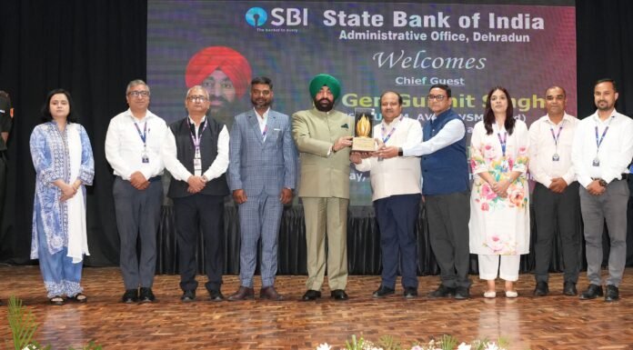 Dehradun:-राजभवन में आयोजित हुआ वित्तीय जागरूकता पर सेमिनार राज्यपाल गुरमीत सिंह ने कहा- वित्तीय जागरूकता केवल व्यक्तिगत समृद्धि नहीं,बल्कि समग्र आर्थिक विकास का आधार भी है