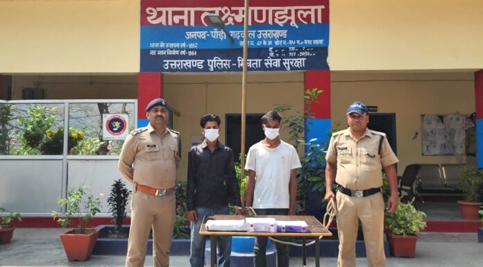 Pauri Garhwal:-पौड़ी पुलिस की तत्परता से पकड़े गए शातिर टप्पेबाज,पर्यटकों के चोरी हुए सामान के साथ किया गिरफ्तार,एसएसपी लोकेश्वर सिंह का अपराधियों को कड़ा संदेश,ऐसी घटनाओं में शामिल अपराधियों के विरुद्ध जारी रहेगी कड़ी कानूनी कार्यवाही
