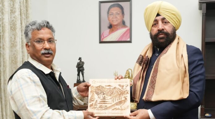 Dehradun:-उत्तराखण्ड राज्य विज्ञान एवं प्रौद्योगिकी परिषद के महानिदेशक प्रो.दुर्गेश पंत ने राज्यपाल गुरमीत सिंह से की शिष्टाचार भेंट
