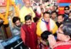 Badrinath Dham Doors opened:-वैदिक मंत्रोच्चार के साथ श्रद्धालुओं के लिए खुले बद्रीनाथ धाम के कपाट,’जय बद्री विशाल’के जयकारों से गूंज उठा मंदिर परिसर