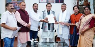 Dehradun:-मेयर सौरभ थपलियाल सहित हरिद्वार मेयर एवं विभिन्न नगर पालिका अध्यक्षों ने सीएम धामी से की मुलाक़ात