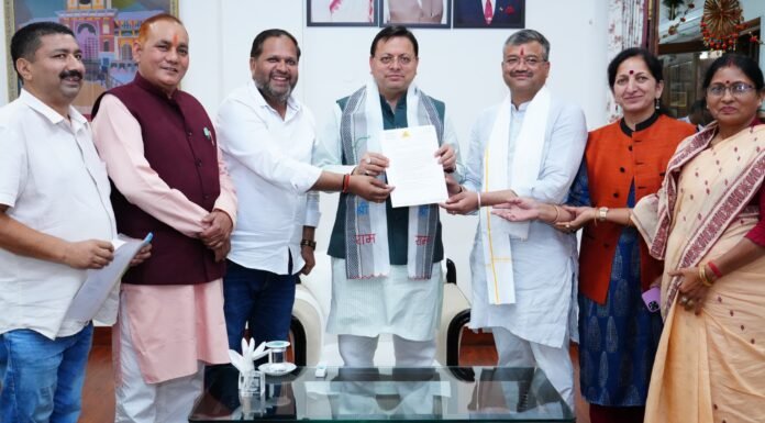 Dehradun:-मेयर सौरभ थपलियाल सहित हरिद्वार मेयर एवं विभिन्न नगर पालिका अध्यक्षों ने सीएम धामी से की मुलाक़ात