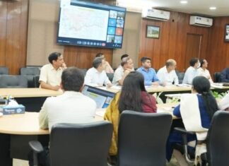 UTTARAKHAND:-मुख्य सचिव आनन्द बर्द्धन ने ईको टूरिज्म गतिविधियों को बढ़ावा दिए जाने के सम्बन्ध में अधिकारियों के साथ ली बैठक कहा-प्रदेशभर के वन क्षेत्र में ईको टूरिज्म की संभावनाएं तलाशी जाएं