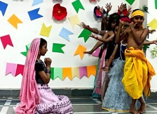 Dehradun:-दून विश्वविद्यालय में रंगमंच एवं लोक कला विभाग द्वारा एक दिवसीय बाल नाट्य समारोह का आयोजन,प्रोफेसर सुरेखा डंगवाल ने कहा-बच्चों की प्रतिभा को मंच दे रहा है रंगमंच विभाग