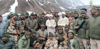 Pithoragarh:-केंद्रीय स्वास्थ्य मंत्री जेपी नड्डा ने पिथौरागढ़ में ली वाइब्रेंट विलेज योजना के कार्यों की जानकारी,जवानों से की भेंट