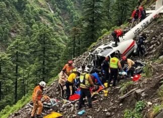 Uttarkashi:-उत्तरकाशी के गंगनानी में बड़ा हादसा,हेलीकॉप्टर क्रैश होने से पायलट समेत छह यात्रियों की मौत,राज्यपाल गुरमीत सिंह और सीएम धामी ने व्यक्त किया दुःख