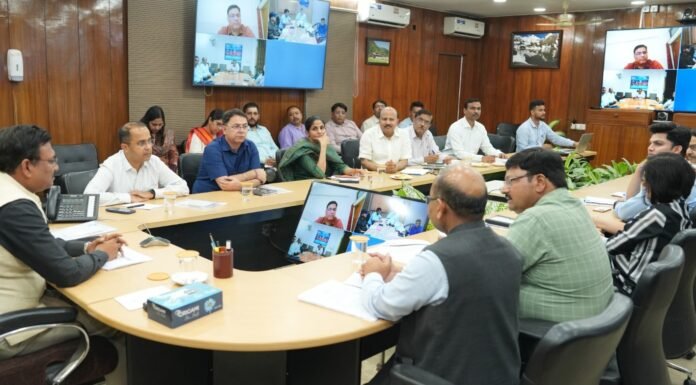 Dehradun:-मुख्य सचिव आनंद बर्धन की अध्यक्षता में आयोजित हुई योगा डे-2025 की तैयारी की समीक्षा बैठक