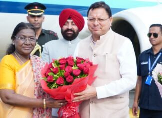Uttarakhand:-तीन दिवसीय दौरे पर देहरादून पहुंचीं राष्ट्रपति द्रौपदी मुर्मु,जौलीग्रांट एयरपोर्ट में राज्यपाल गुरमीत सिंह एवं सीएम धामी ने किया स्वागत एवं अभिनंदन