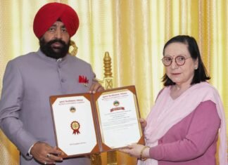 Nainital:-राज्यपाल गुरमीत सिंह ने की कुमाऊँ विश्वविद्यालय की अकादमिक एवं प्रशासनिक प्रगति की समीक्षा,विभिन्न क्षेत्रों में उत्कृष्ट कार्य करने वाले शैक्षणिक एवं गैर-शैक्षणिक कार्मिकों को किया सम्मानित