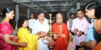 Uttar Pradesh:-अमरोहा में नारी शक्ति जागरण शिविर सम्पूर्ति सत्र का आयोजन,स्वामी चिदानन्द सरस्वती जी एवं आचार्य बालकृष्ण का अतुलनीय सेवा कार्यों के लिए प्रशस्ति-पत्र भेंट कर किया गया अभिनन्दन