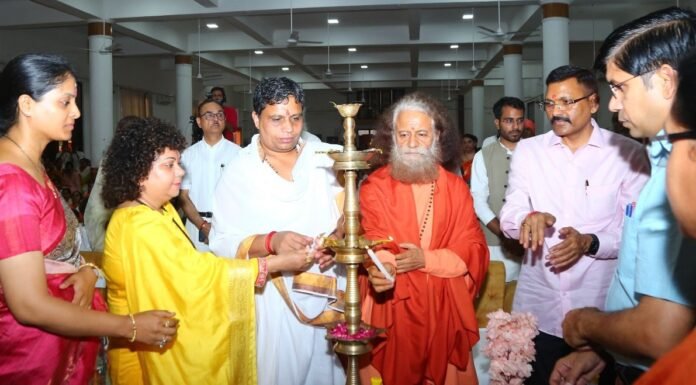 Uttar Pradesh:-अमरोहा में नारी शक्ति जागरण शिविर सम्पूर्ति सत्र का आयोजन,स्वामी चिदानन्द सरस्वती जी एवं आचार्य बालकृष्ण का अतुलनीय सेवा कार्यों के लिए प्रशस्ति-पत्र भेंट कर किया गया अभिनन्दन