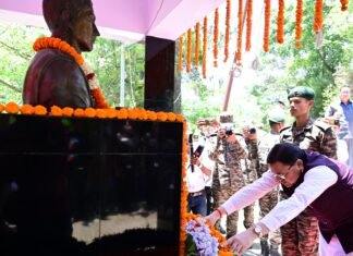 Chamoli:-अशोक चक्र विजेता शहीद भवानी दत्त जोशी की स्मृति में आयोजित शौर्य महोत्सव में शामिल हुए सीएम धामी कहा-शहीदों का सम्मान हमारा कर्तव्य