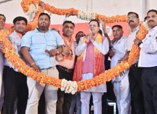 Haridwar:-समान नागरिक संहिता कानून लागू करने पर विधान सभा मंगलोर में आयोजित की गई धन्यवाद रैली सीएम धामी खुद ट्रैक्टर चलाकर पहुंचे कार्यक्रम स्थल