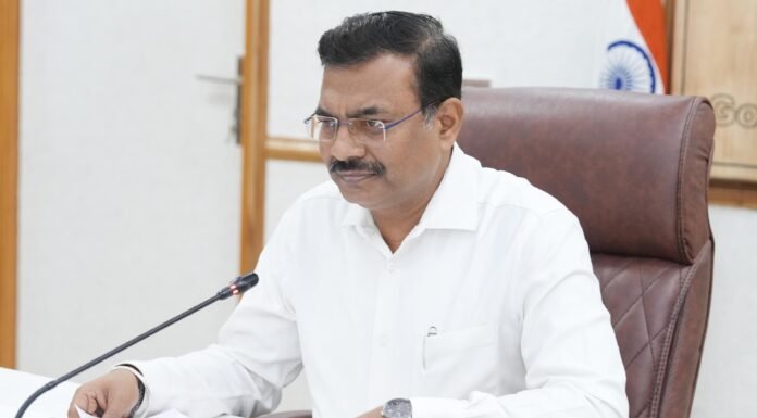 Dehradun:-स्वयं सहायता समूहों को बढ़ावा देने के लिए उनके द्वारा निर्मित उत्पादों का उपयोग किए जाने के संबंध में मुख्य सचिव ने समस्त प्रमुख सचिवों,सचिवों,विभागाध्यक्षों एवं जिलाधिकारियों को दिए निर्देश