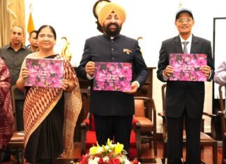Dehradun:-राज्यपाल गुरमीत सिंह ने राजभवन में वसंतोत्सव-2025 पर आधारित दो कॉफी टेबल बुक का किया विमोचन