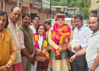 Panchayat chunav:-भाजपा प्रदेशाध्यक्ष महेंद्र भट्ट ने की उत्तरकाशी के यमुनाघाटी की सभी जिला पंचायत सदस्यों के चुनाव प्रचार की समीक्षा,सभी सीटों पर जीत के लक्ष्य बनाकर प्रचार में जुटने का किया आह्वाहन