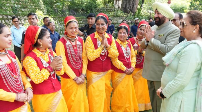 Harela Festival 2025:-उत्तराखंड राजभवन में पारंपरिक उल्लास के साथ मनाया गया हरेला पर्व,राज्यपाल ने कहा-प्रकृति का संरक्षण केवल आज की आवश्यकता नहीं,बल्कि भविष्य की पीढ़ियों के प्रति हमारा दायित्व है