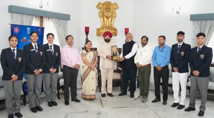 Dehradun:-नई दिल्ली में गणतंत्र दिवस परेड 2025 में प्रतिभाग करने वाले राष्ट्रीय सेवा योजना के स्वयंसेवकों ने राज्यपाल गुरमीत सिंह से की मुलाकात