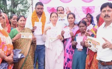 Panchayat chunav:-अल्मोड़ा जनपद में कैबिनेट मंत्री रेखा आर्या ने किया चुनाव प्रचार कहा-पंक्ति के अंतिम व्यक्ति तक पहुंचा विकास