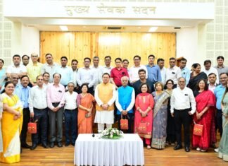 UTTARAKHAND:-राष्ट्रीय डॉक्टर्स डे के अवसर पर सीएम धामी ने चिकित्सकों को किया सम्मानित कहा-डॉक्टरी का पेशा केवल एक व्यवसाय नहीं,बल्कि एक नोबल प्रोफेशन है,जो सेवा,संवेदना और समर्पण का प्रतीक है