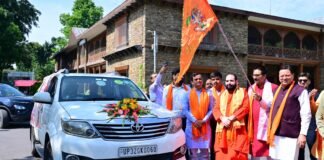 Dehradun:-कुशीनगर जनपद में भगवान सूर्य की मूर्ति के जलाभिषेक के लिए कलश यात्रा का सीएम धामी ने किया फ्लैग ऑफ