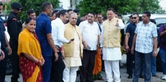 UTTARAKHAND:-मुख्यमंत्री पुष्कर सिंह धामी ने देहरादून में रायपुर क्षेत्र के अंतर्गत अतिवृष्टि से प्रभावित क्षेत्रों का किया स्थलीय निरीक्षण