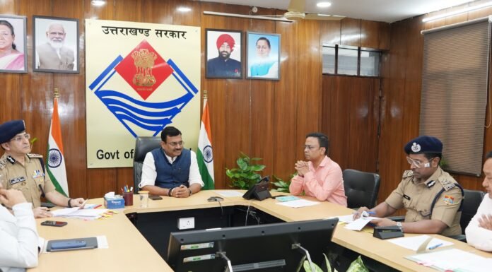 Dehradun:-मुख्य सचिव आनन्द बर्द्धन ने की प्रदेश के धार्मिक स्थलों की सुरक्षा व्यवस्थाओं को लेकर वरिष्ठ अधिकारियों के साथ बैठक,महत्वपूर्ण धार्मिक स्थलों में होगा क्राउड मैनेजमेंट के विशेषज्ञों द्वारा सर्वेक्षण