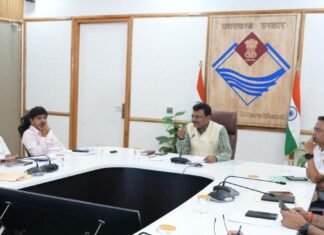 Dehradun:-मुख्य सचिव आनन्द बर्द्धन की अध्यक्षता में हुई सचिव समिति की बैठक,राज्य एवं जनहित से जुड़ी योजनाओं और राज्य सरकार के कर्मियों की समस्याओं एवं मुद्दों पर हुई चर्चा