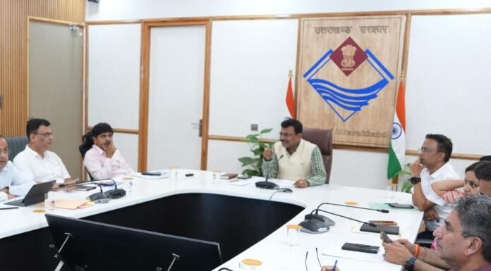 Dehradun:-मुख्य सचिव आनन्द बर्द्धन की अध्यक्षता में हुई सचिव समिति की बैठक,राज्य एवं जनहित से जुड़ी योजनाओं और राज्य सरकार के कर्मियों की समस्याओं एवं मुद्दों पर हुई चर्चा