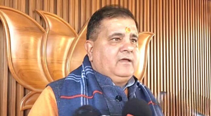 UTTARAKHAND:-कांग्रेस नेता हरीश रावत के बयान ‘रूपये कमाने में लगी ब्यूरोक्रेसी’ पर भाजपा का जवाब कहा-ब्यूरोक्रेसी राज्य की अर्थिकी की रीढ़,धैर्य और संयम से कार्य ले कांग्रेस