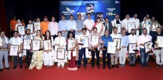 Dehradun:-‘स्वास्थ्य संवाद एवं चिकित्सा सेवा सम्मान समारोह–2025’ में 26 उत्कृष्ट चिकित्सक हुए सम्मानित,पत्रकार एवं लेखक मनोज इष्टवाल की पुस्तक ‘वो साल चौरासी’ का हुआ लोकार्पण