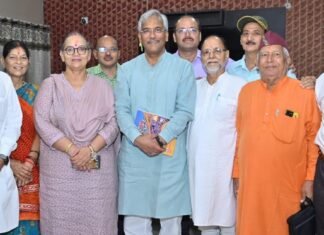 Lucknow:-पर्वतीय महापरिषद,उत्तर प्रदेश के अध्यक्ष गणेश चन्द्र जोशी के नेतृत्व में परिषद के प्रतिनिधिमंडल ने सांसद हरिद्वार त्रिवेन्द्र सिंह रावत से की शिष्टाचार भेंट