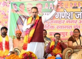 Panchayat chunav:-कैबिनेट मंत्री गणेश जोशी ने किच्छा में भाजपा प्रत्याशी इंजीनियर जितेंद्र गौतम के समर्थन में जनसभा को किया सम्बोधित,क्षेत्रवासियों से भाजपा प्रत्याशी को जिताने की अपील