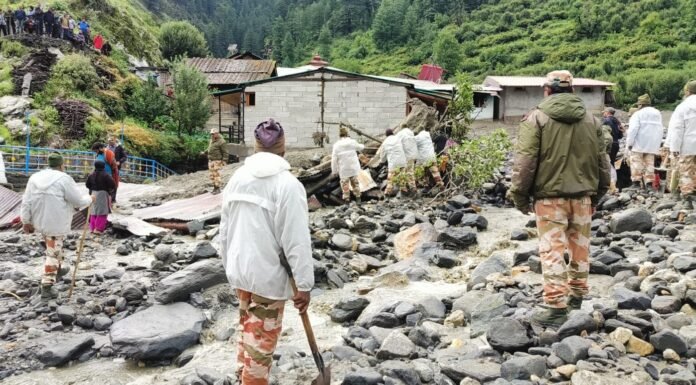 Uttarkashi Cloudburst:-धराली आपदा में लापता 70 लोगों की तलाश जारी,सीएम धामी ने किया आपदा प्रभावित क्षेत्र का हवाई निरीक्षण,विशेषज्ञ चिकित्सकों की टीम पहुंची,अस्पतालों में बेड आरक्षित,चिकित्सकीय अवकाश पर रोक