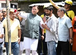 Uttarkashi:-मुख्यमंत्री पुष्कर सिंह धामी ने जनपद की बड़कोट तहसील के स्यानाचट्टी में आपदा प्रभावित क्षेत्र का किया स्थलीय निरीक्षण