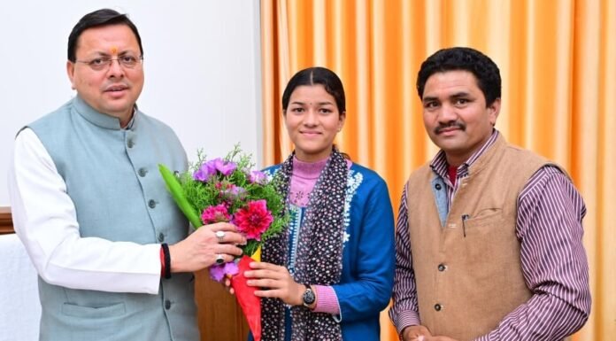 Gairsain:-मुख्यमंत्री आदर्श ग्राम सारकोट की ग्राम प्रधान प्रियंका नेगी ने सीएम धामी से की भेंट,सारकोट में हुए विभिन्न विकास कार्यों के लिए मुख्यमंत्री का व्यक्त किया आभार