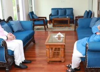 CM Dhami Delhi Visit:-केंद्रीय सड़क परिवहन एवं राजमार्ग मंत्री नितिन गडकरी से सीएम धामी ने की शिष्टाचार भेंट,आपदा व अतिवृष्टि के कारण सड़कों और पुलों को हुए भारी नुकसान की जानकारी