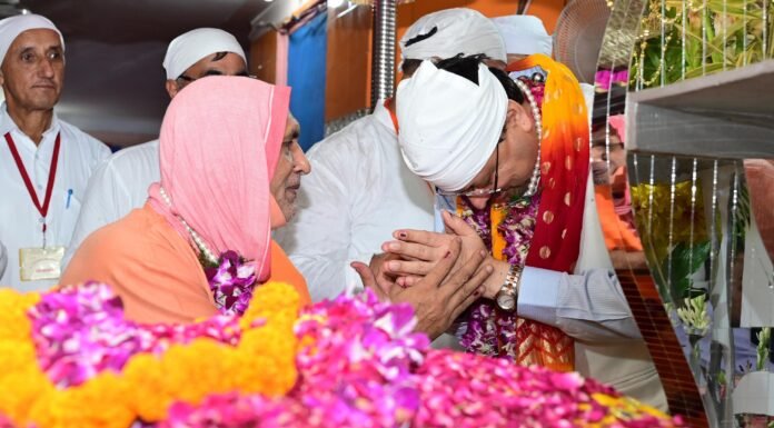 Dehradun:-मुख्यमंत्री पुष्कर धामी ने श्री ब्रह्म निवास आश्रम में 50वाँ निर्वाण दिवस के अवसर पर आयोजित कार्यक्रम में किया प्रतिभाग