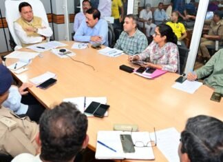 Cloud Burst in Uttarkashi:-रेस्क्यू ऑपरेशन अभी भी जारी,सीएम धामी ने दिए आपदा प्रभावित क्षेत्र में मूलभूत सुविधाओं विद्युत,पेयजल आपूर्ति,संचार कनेक्टीविटी को युद्धस्तर पर अभियान चलाकर बहाल करने के निर्देश