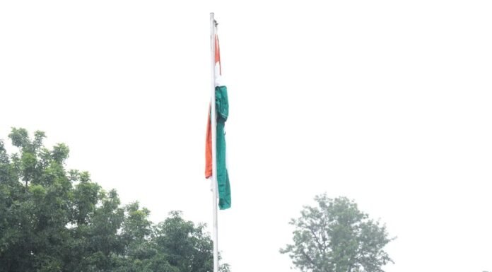 Dehradun:-79वें स्वतंत्रता दिवस के अवसर पर मुख्य सचिव आनन्द बर्द्धन ने सचिवालय में आयोजित कार्यक्रम में किया ध्वजारोहण