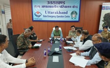Dehradun:-मुख्य सचिव ने एसईओसी से की रेस्क्यू अभियान की समीक्षा,शासन तथा सेना के अधिकारियों के साथ बैठक में कई विषयों पर चर्चा,कहा-सड़क,संचार, विद्युत व्यवस्था बहाल करना प्राथमिकता