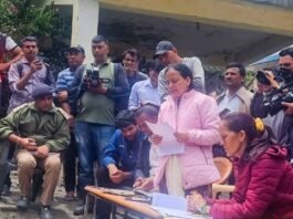 Cloud Burst in Uttarkashi:-धराली में 98 आपदा प्रभावित परिवारों को मिली पाँच-पाँच लाख रुपये की तत्कालिक सहायता,सीएम धामी के निर्देश पर प्रभावितों को दिए गए चेक