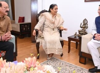 Dehradun:-मुख्यमंत्री पुष्कर धामी एवं संसदीय कार्य मंत्री सुबोध उनियाल ने की विधानसभा अध्यक्ष से शिष्टाचार भेंट,मानसून सत्र को लेकर की विस्तृत चर्चा