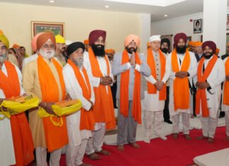 UTTARAKHAND:-राज्यपाल गुरमीत सिंह के राज्यपाल पद पर चार वर्ष पूर्ण होने के उपलक्ष्य में राजभवन में आयोजित तीन दिवसीय अखण्ड पाठ का विधिवत समापन