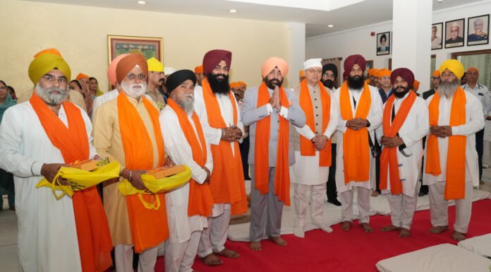 UTTARAKHAND:-राज्यपाल गुरमीत सिंह के राज्यपाल पद पर चार वर्ष पूर्ण होने के उपलक्ष्य में राजभवन में आयोजित तीन दिवसीय अखण्ड पाठ का विधिवत समापन