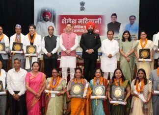 UTTARAKHAND:-राजभवन में आयोजित हुआ ‘शैलेश मटियानी राज्य शैक्षिक पुरस्कार’ सम्मान समारोह,राज्यपाल,मुख्यमंत्री और शिक्षा मंत्री ने शिक्षकों को शैलेश मटियानी राज्य शैक्षिक पुरस्कार से किया सम्मानित