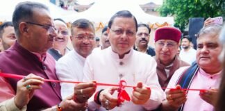 Dehradun:-सेवा पखवाड़ा के अंतर्गत सीएम धामी ने नगर निगम देहरादून द्वारा आयोजित प्रदर्शनी का किया शुभारंभ