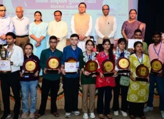 Dehradun:-मुख्यमंत्री पुष्कर सिंह धामी ने बोर्ड परीक्षा के मेधावियों को किया पुरस्कृत कहा-बीते चार साल में रिकॉर्ड 25 हजार युवाओं को पारदर्शिता के साथ मिली सरकारी नौकरी