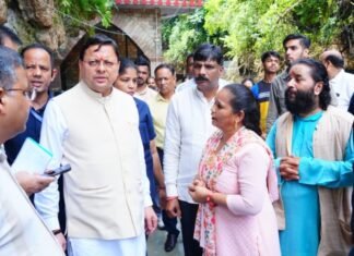 Dehradun:-मुख्यमंत्री पुष्कर सिंह धामी ने टपकेश्वर महादेव मंदिर क्षेत्र में अतिवृष्टि से प्रभावित स्थल का किया निरीक्षण
